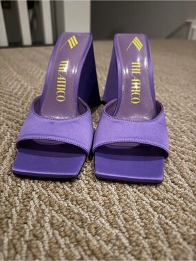 NWT Attico Lilac Satin Sculptural Block Heel Mule Sandals Size 8